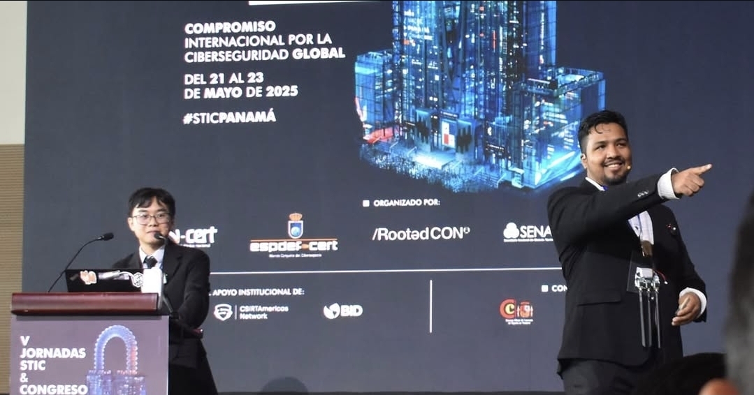 Ponencia 'IoT Hardware Hacking and Reversing' por I. Díaz y E. Chong